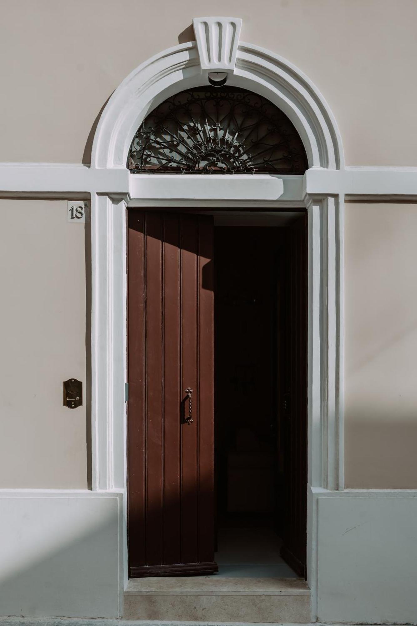 Palazzo Pinto B&B Бриндизи Экстерьер фото